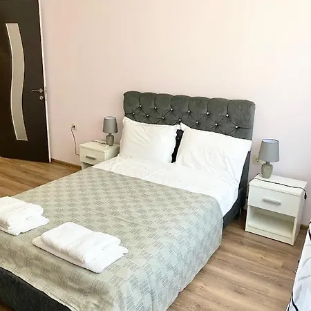 Central Apartment *